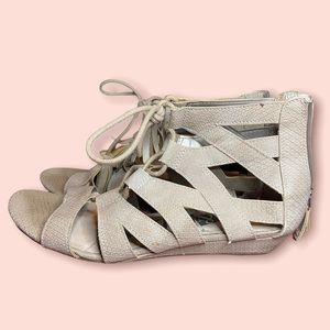 ✨ SAM AND LIBBY ✨ strappy sandals - size 9